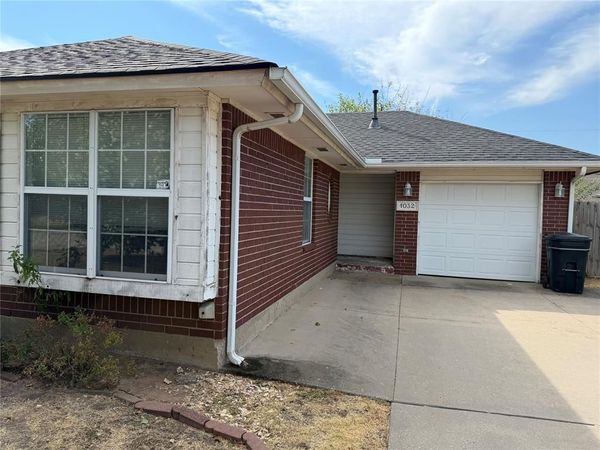 1032 Cambridge Court, Moore, OK 73160