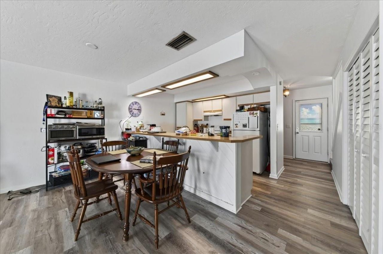 841 E 14th Avenue, New Smyrna Beach, FL 32169 Photo