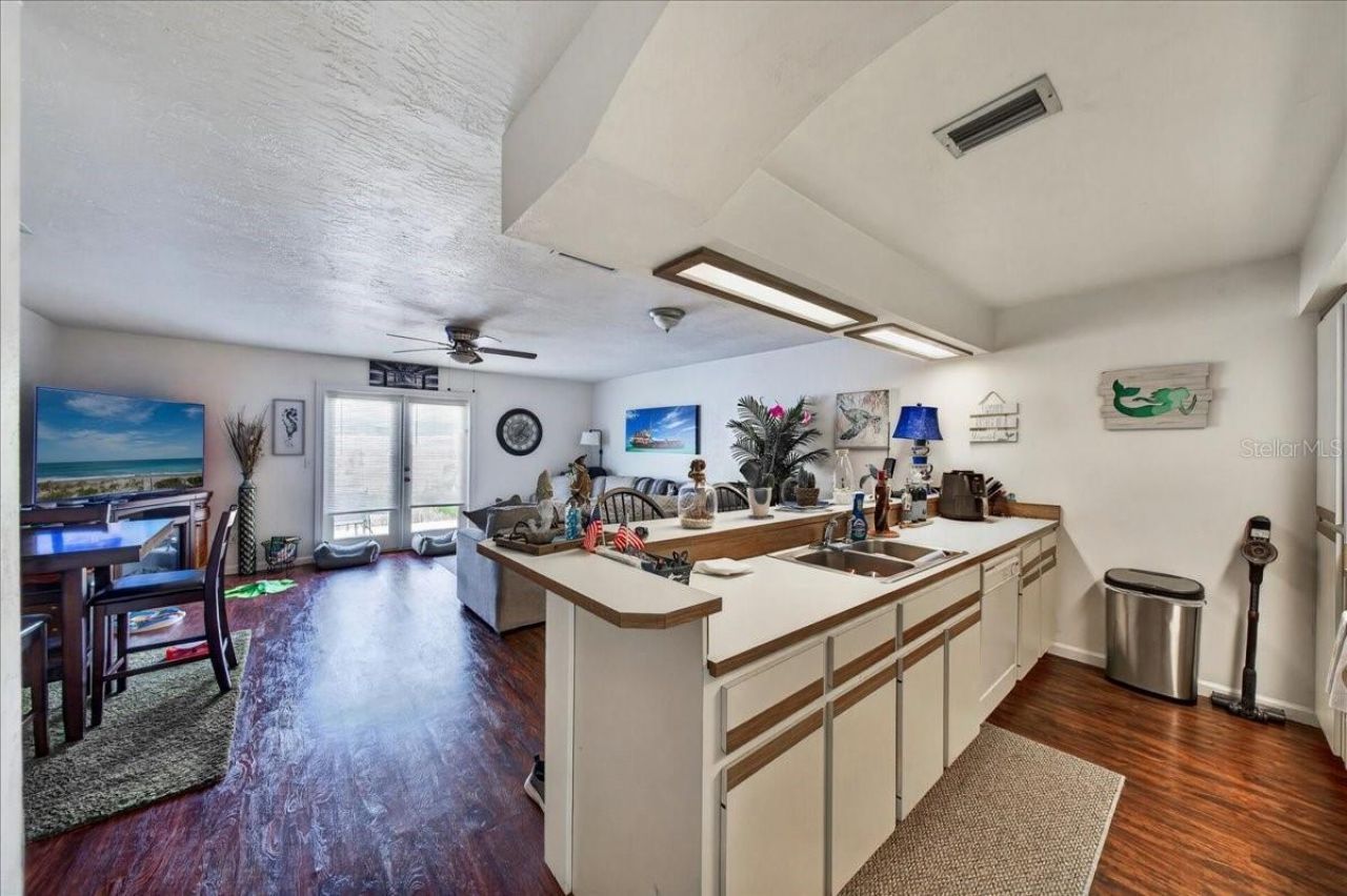 841 E 14th Avenue, New Smyrna Beach, FL 32169 Photo