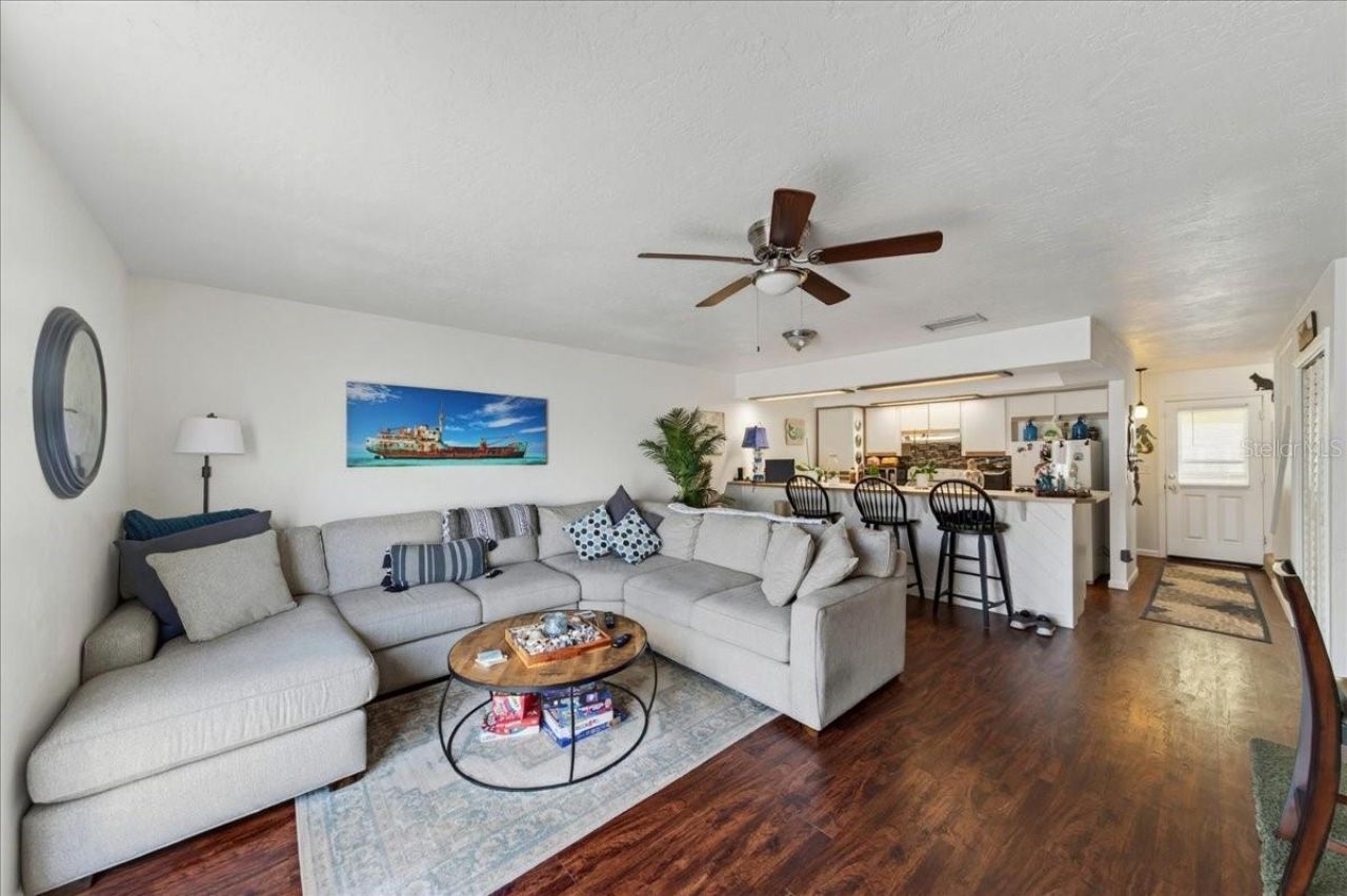 841 E 14th Avenue, New Smyrna Beach, FL 32169 Photo