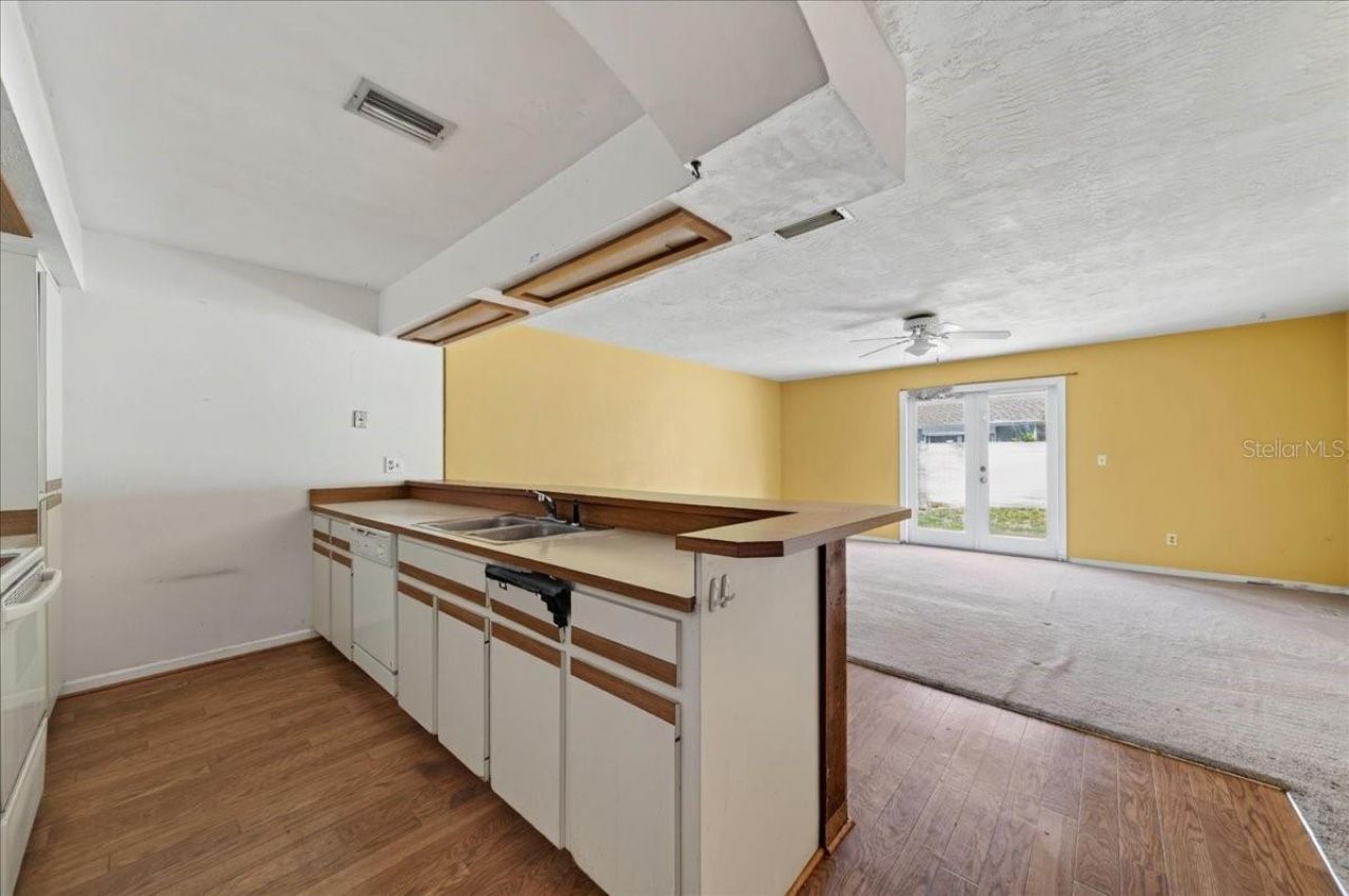 841 E 14th Avenue, New Smyrna Beach, FL 32169 Photo