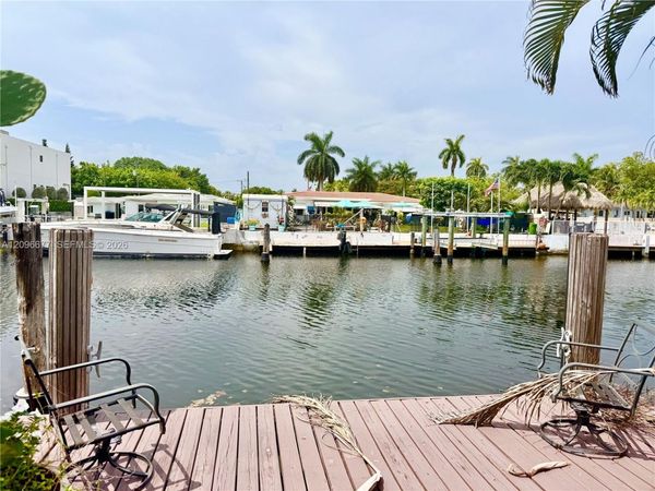 2039 NE 123rd St , North Miami, FL 33181