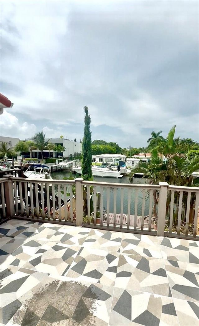 2039 NE 123rd St , North Miami, FL 33181 Photo