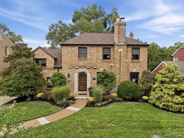 7119 Cambridge Avenue, University City, MO 63130