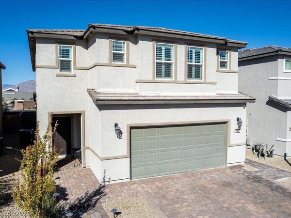 6082 Rose Springs Avenue, Las Vegas, NV 89130