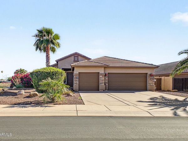 8109 W NICOLET Avenue, Glendale, AZ 85303