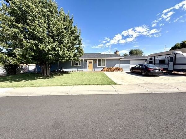 963 E Laura Avenue , Fruita, CO 81521