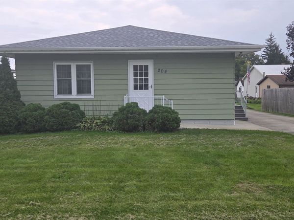 204 E Watson Street, Garnavillo, IA 52049