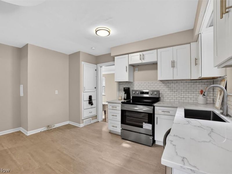1540 S Belvoir Boulevard, South Euclid, OH 44121 Photo 11