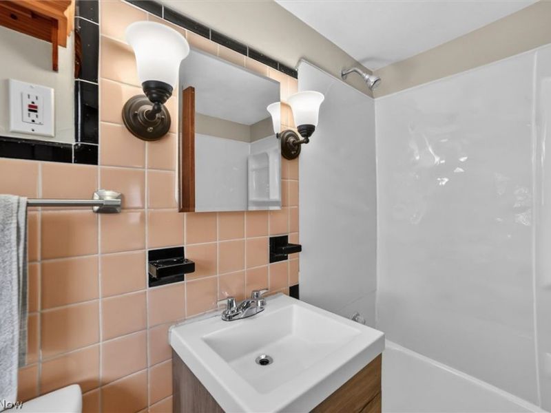 1540 S Belvoir Boulevard, South Euclid, OH 44121 Photo 18