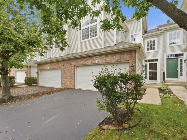 1905 Maureen Drive , Hoffman Estates, IL 60192