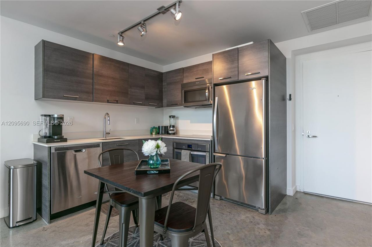 151 SE 1st St , Unit 3103, Miami, FL 33131 Photo