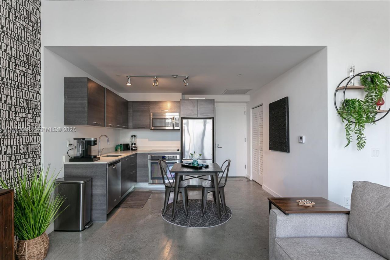 151 SE 1st St , Unit 3103, Miami, FL 33131 Photo