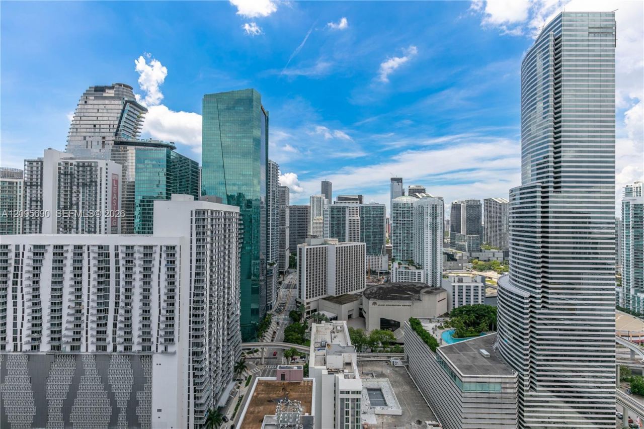 151 SE 1st St , Unit 3103, Miami, FL 33131 Photo