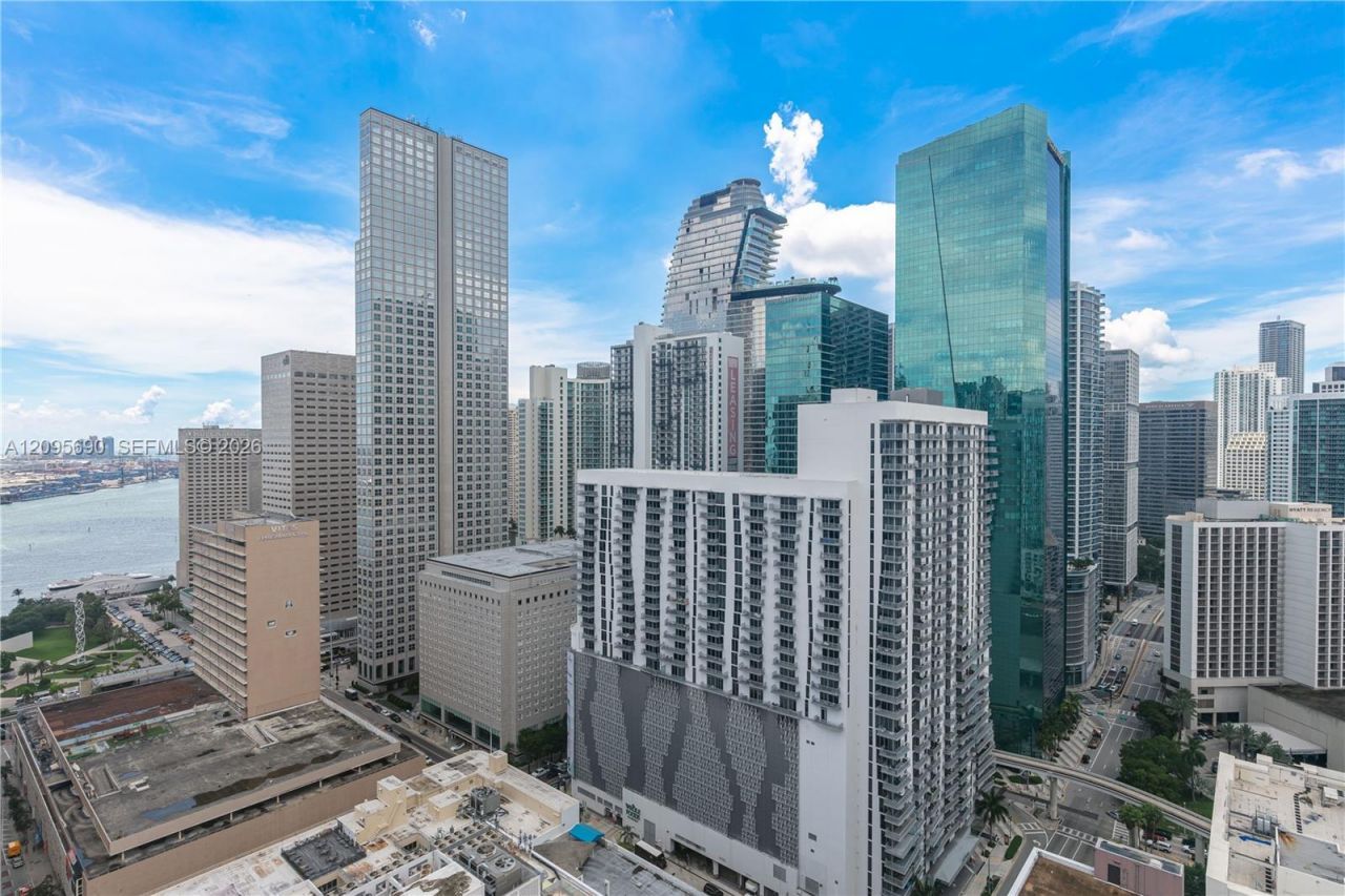 151 SE 1st St , Unit 3103, Miami, FL 33131 Photo