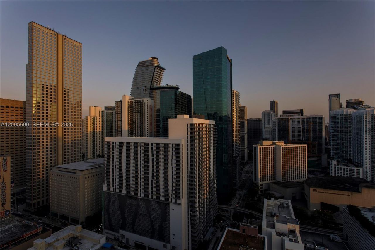 151 SE 1st St , Unit 3103, Miami, FL 33131 Photo