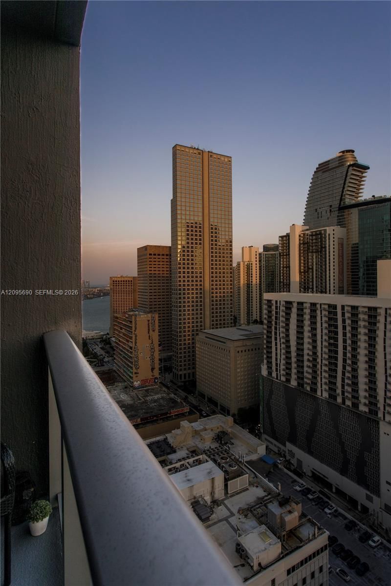151 SE 1st St , Unit 3103, Miami, FL 33131 Photo