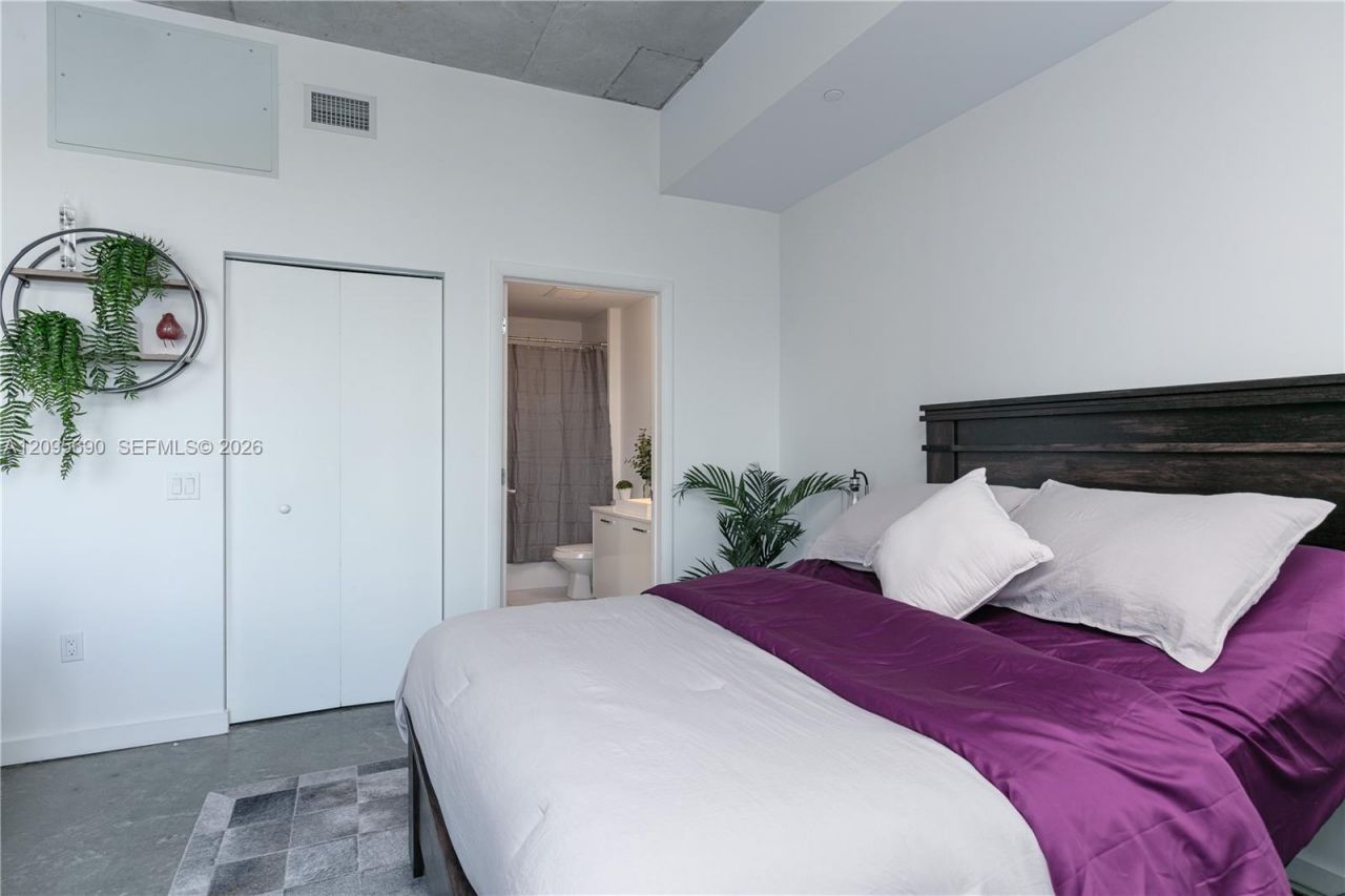 151 SE 1st St , Unit 3103, Miami, FL 33131 Photo