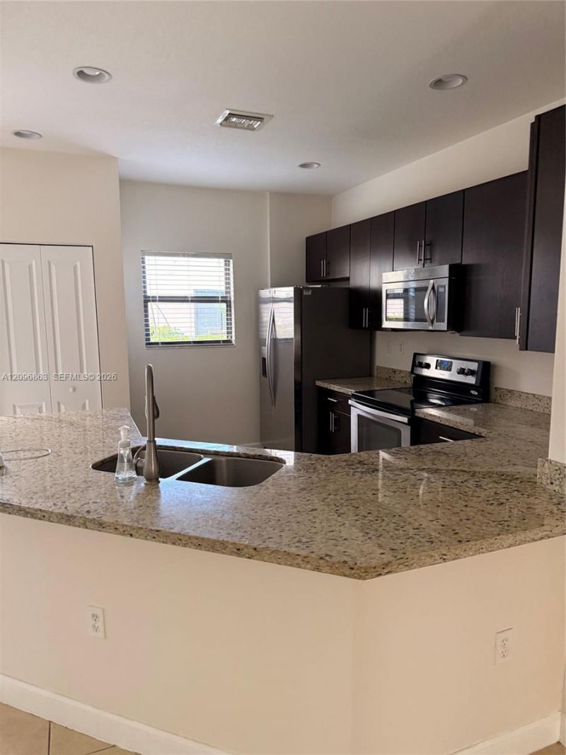 361 NE 194th Ter , Miami, FL 33179 Photo
