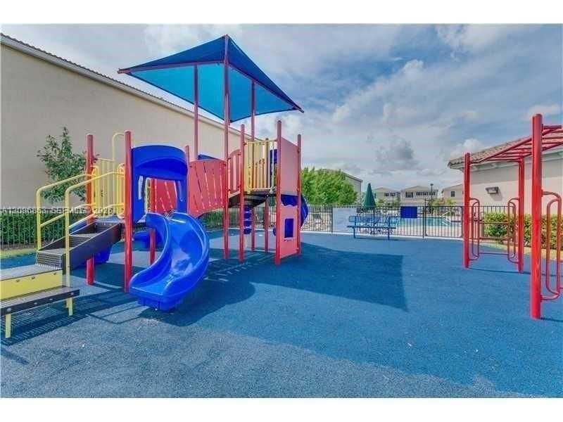 361 NE 194th Ter , Miami, FL 33179 Photo