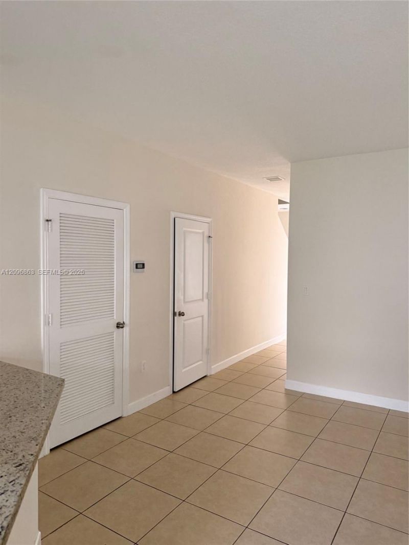 361 NE 194th Ter , Miami, FL 33179 Photo
