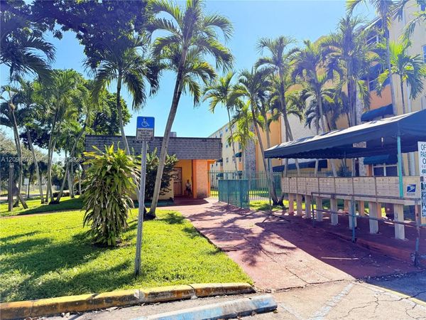 606 W 81st St , Unit 320, Hialeah, FL 33014