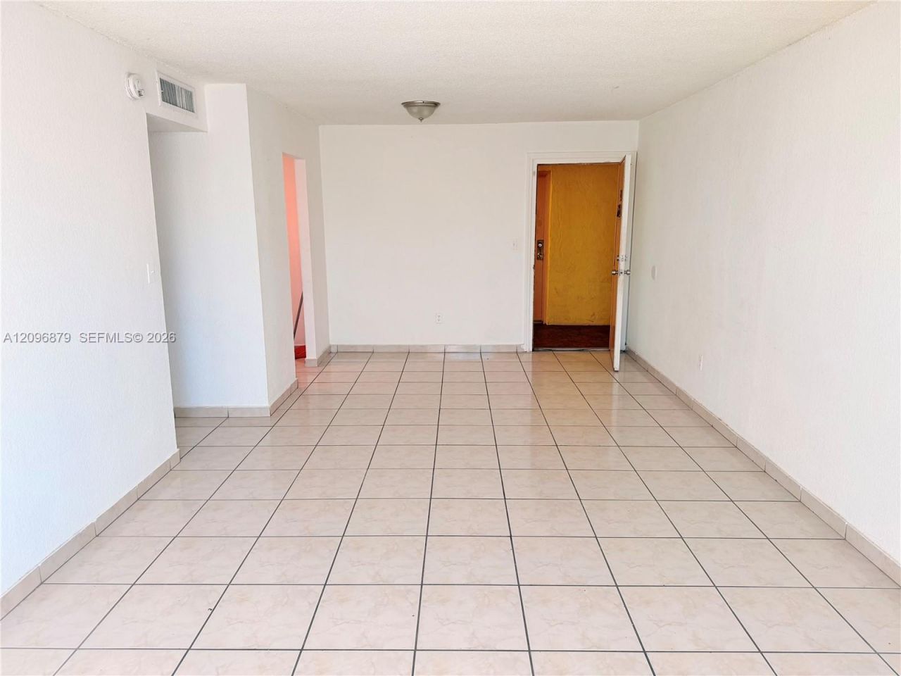 606 W 81st St, Unit 320, Hialeah, FL 33014 Photo