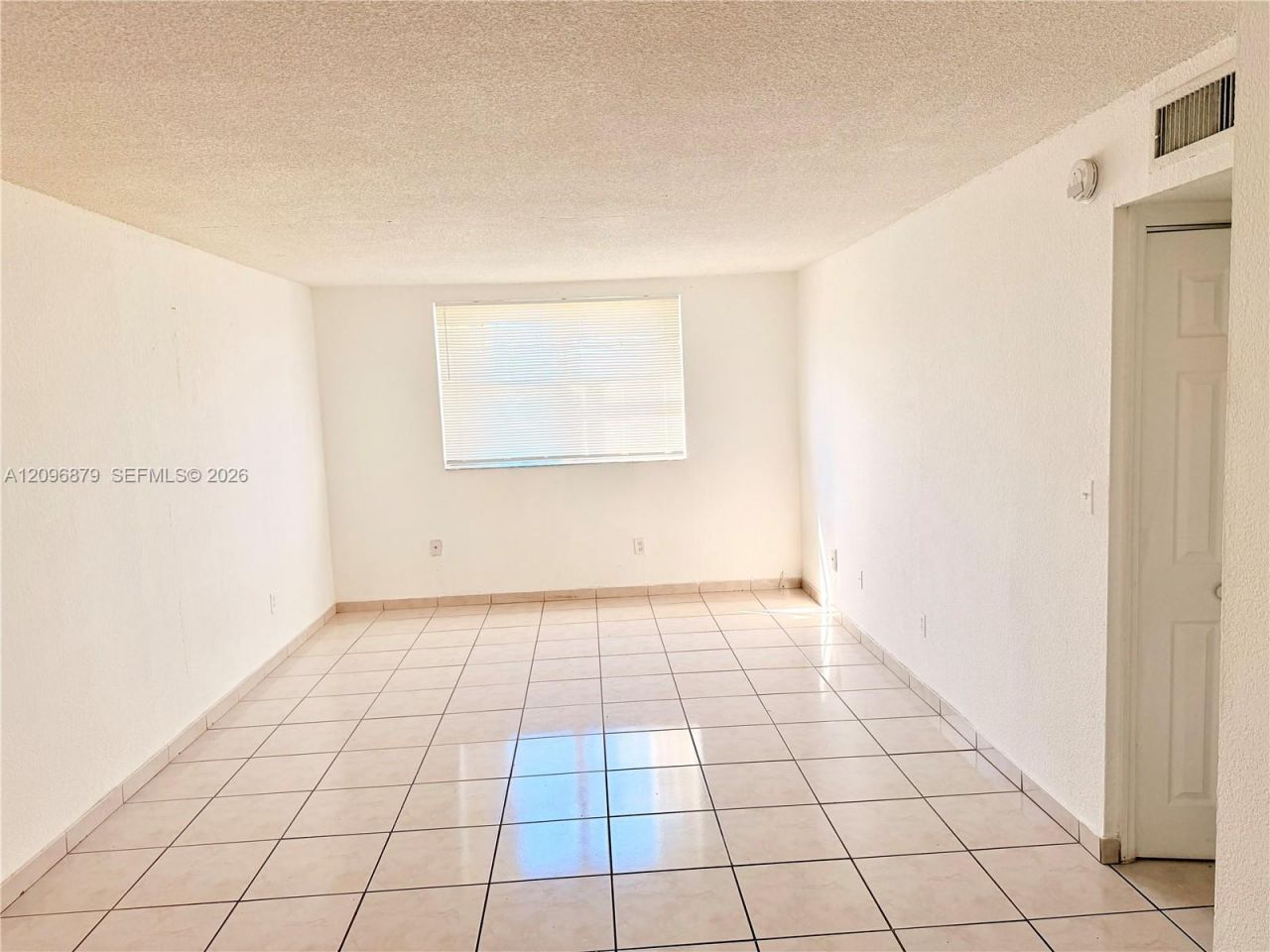 606 W 81st St, Unit 320, Hialeah, FL 33014 Photo