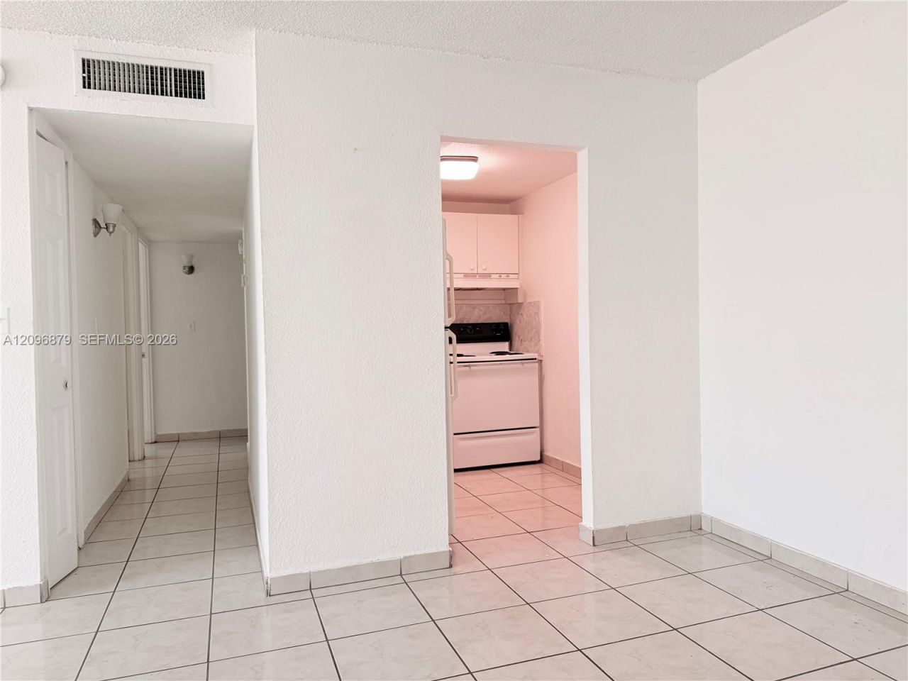 606 W 81st St, Unit 320, Hialeah, FL 33014 Photo