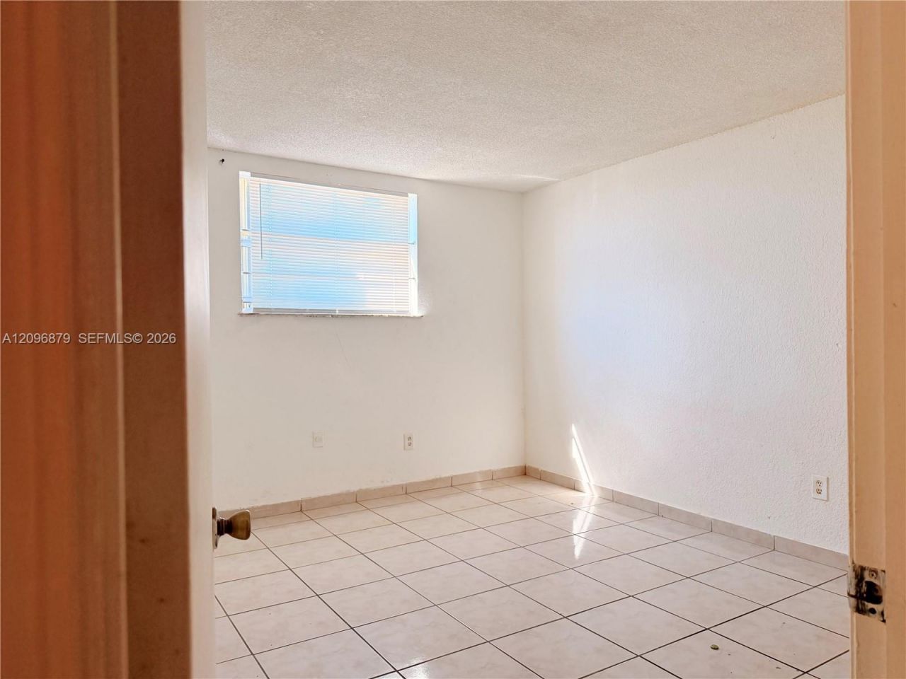 606 W 81st St, Unit 320, Hialeah, FL 33014 Photo