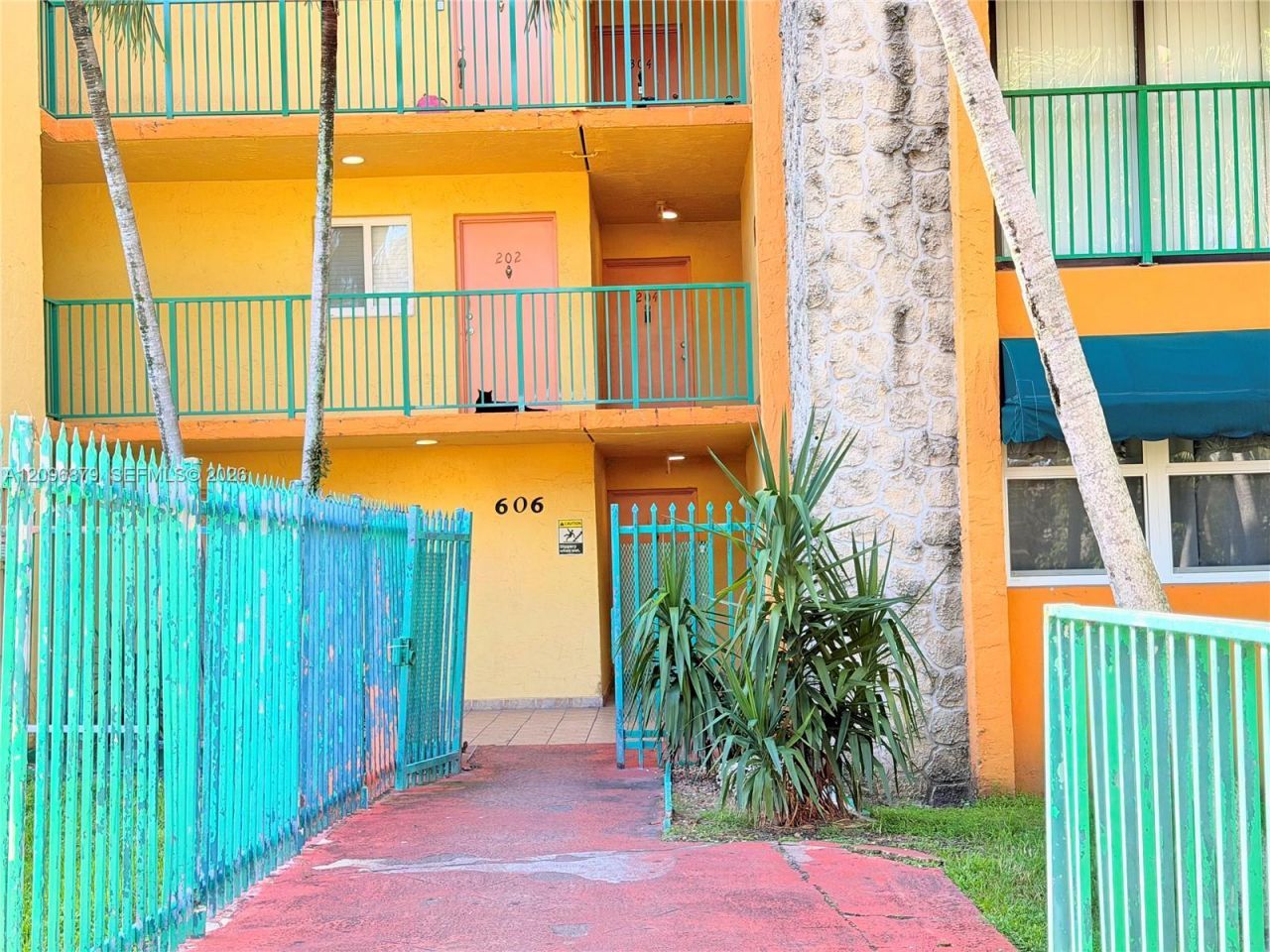 606 W 81st St, Unit 320, Hialeah, FL 33014 Photo