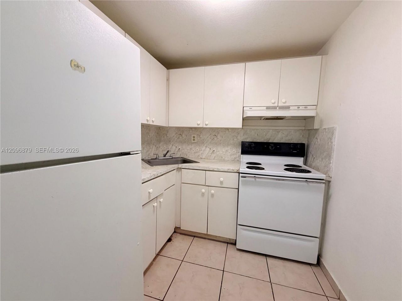 606 W 81st St, Unit 320, Hialeah, FL 33014 Photo