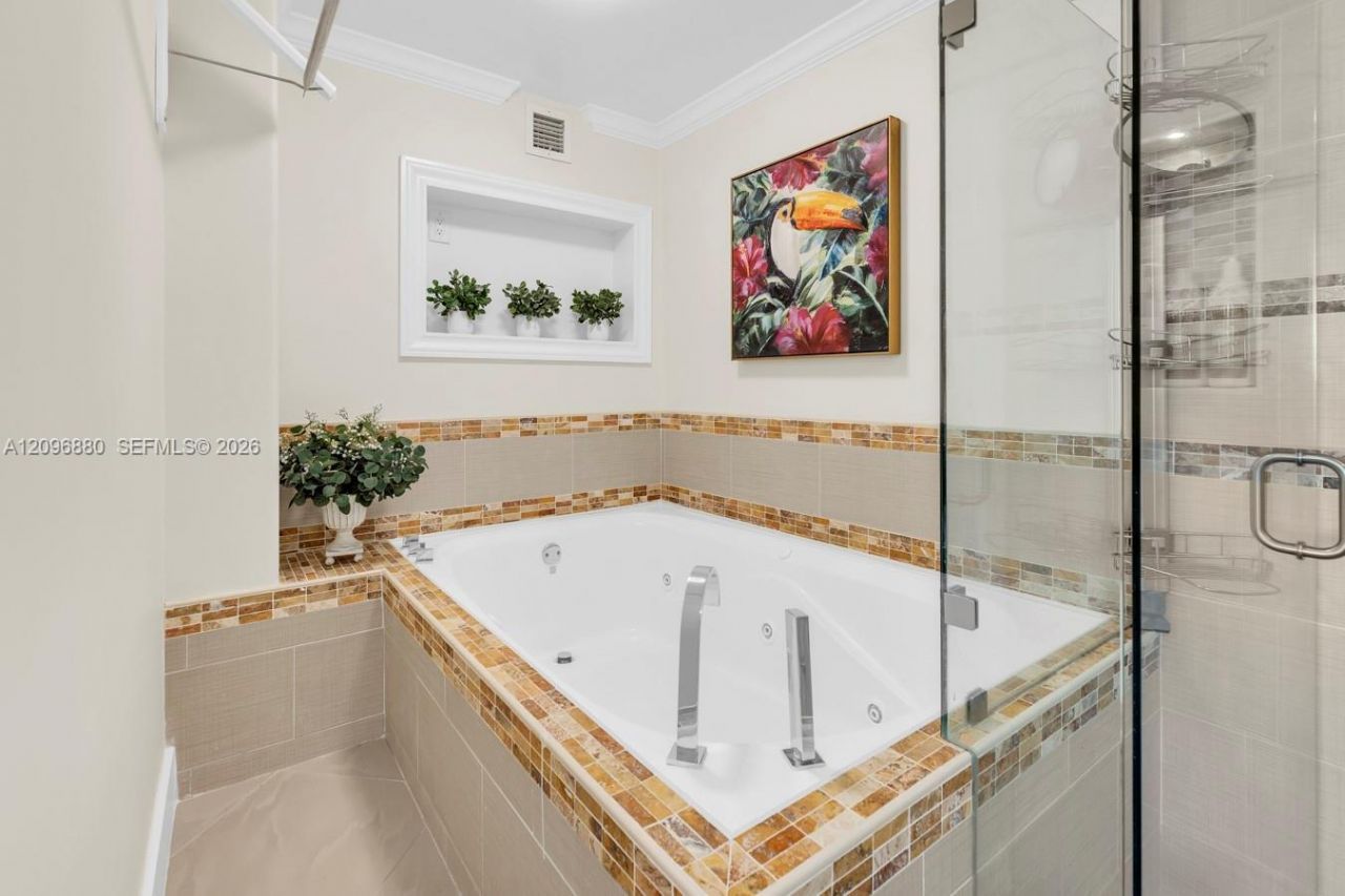 7135 Collins Ave, Unit 1126, Miami Beach, FL 33141 Photo