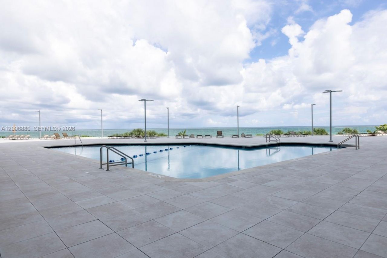 7135 Collins Ave, Unit 1126, Miami Beach, FL 33141 Photo
