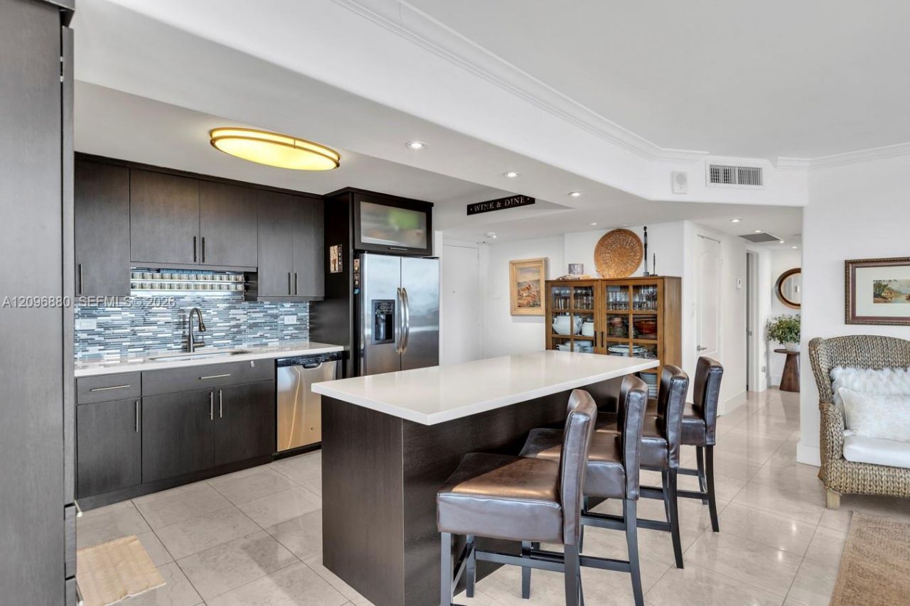 7135 Collins Ave, Unit 1126, Miami Beach, FL 33141 Photo