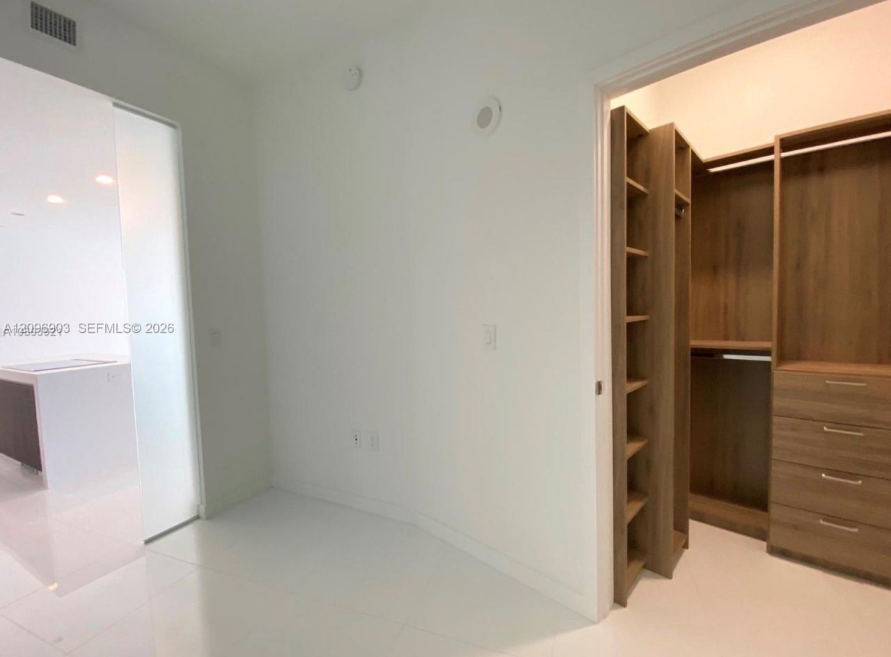 851 NE 1st Ave , Unit 3609, Miami, FL 33132 Photo