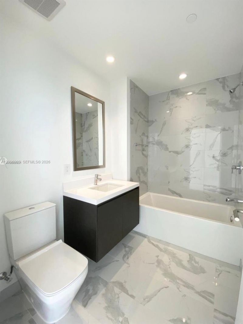 851 NE 1st Ave , Unit 3609, Miami, FL 33132 Photo