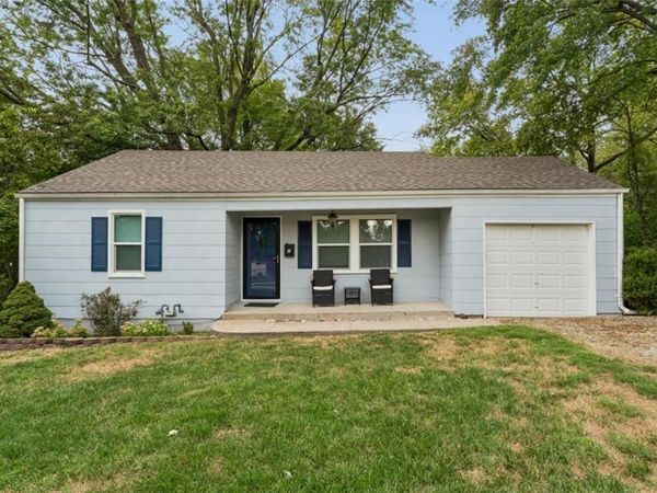 2 Eavey Circle, Harrisonville, MO 64701