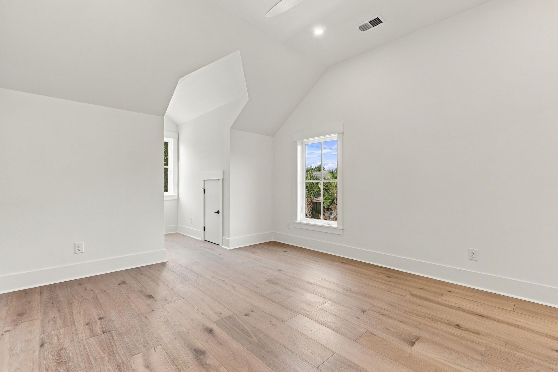 303 Hibben Street Photo 36
