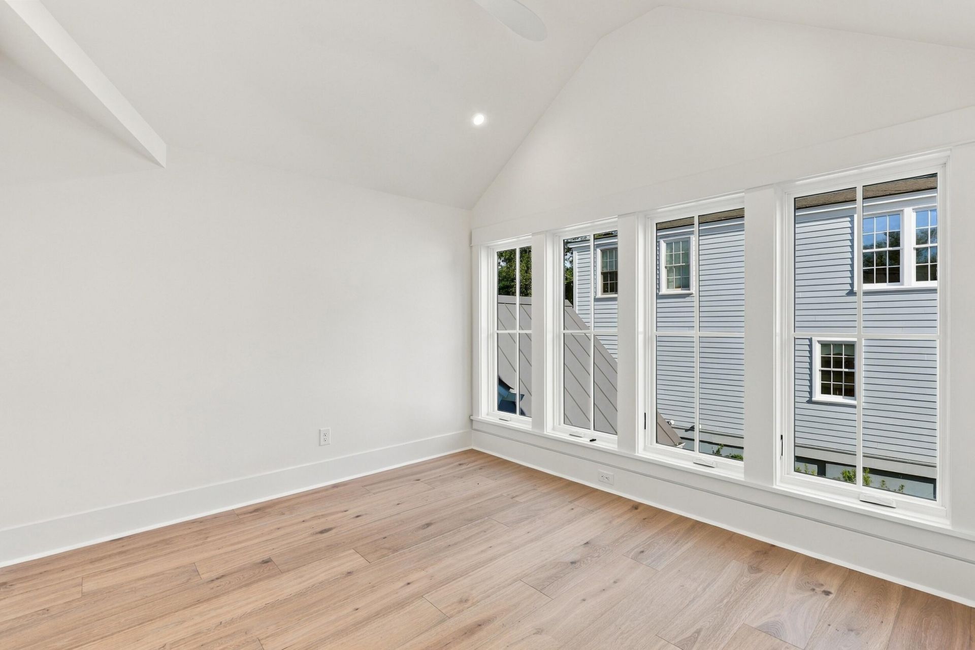 303 Hibben Street Photo 38