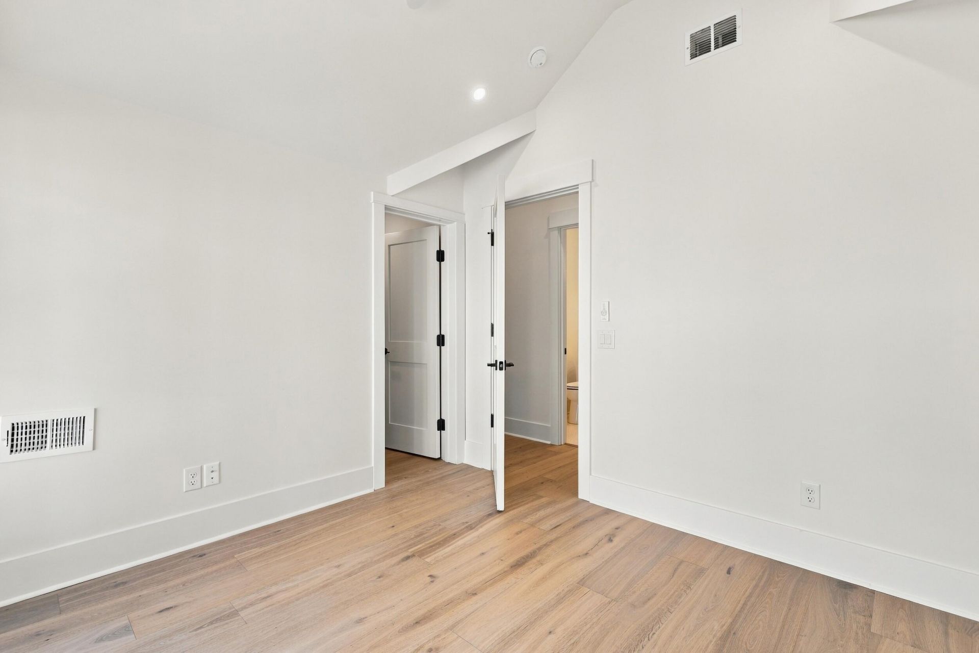 303 Hibben Street Photo 39