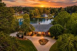370 Chapel Creek Drive photo 4
