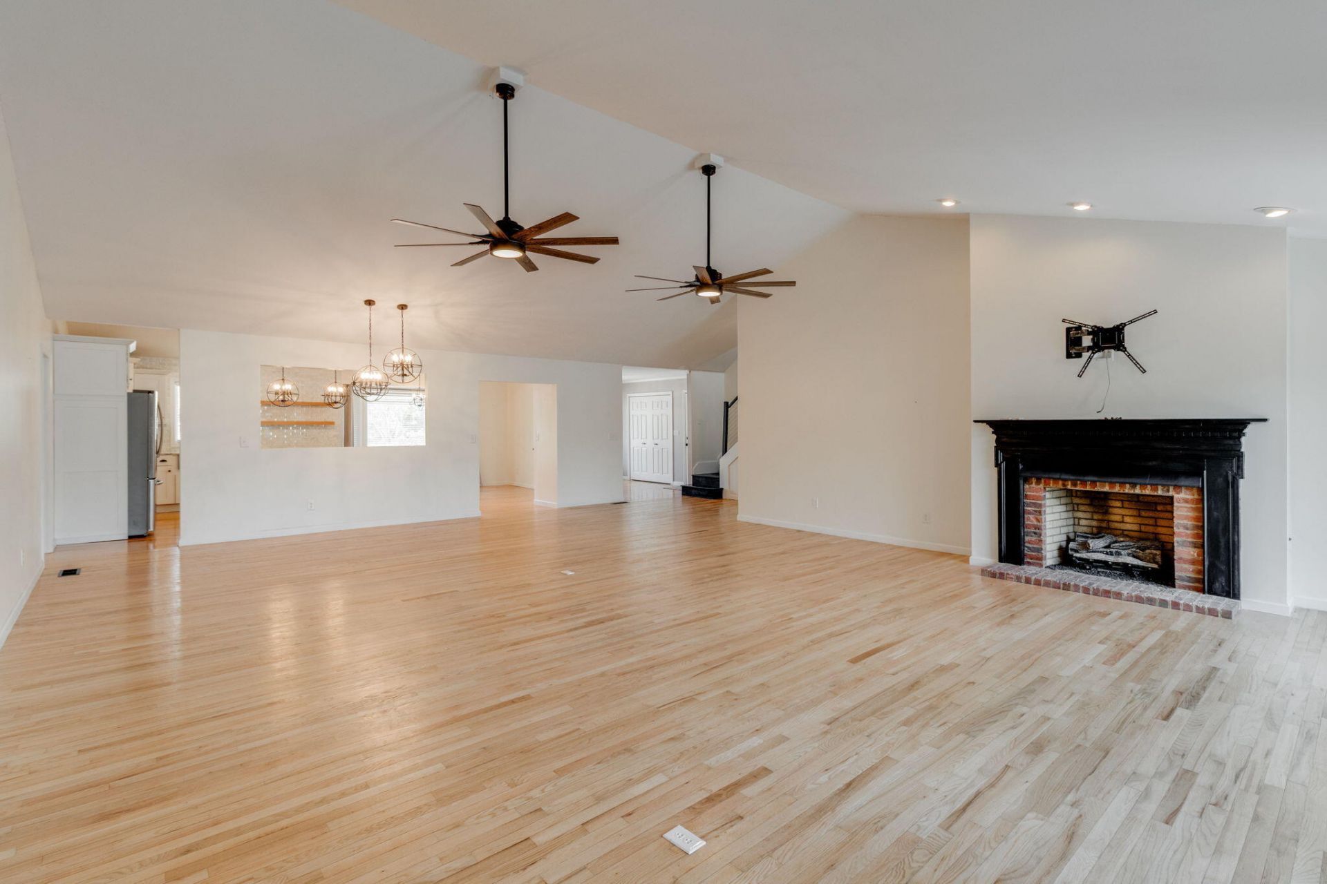 370 Chapel Creek Drive Photo 25
