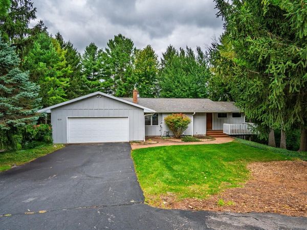 W5734 Thistledown DRIVE, La Crosse, WI 54601