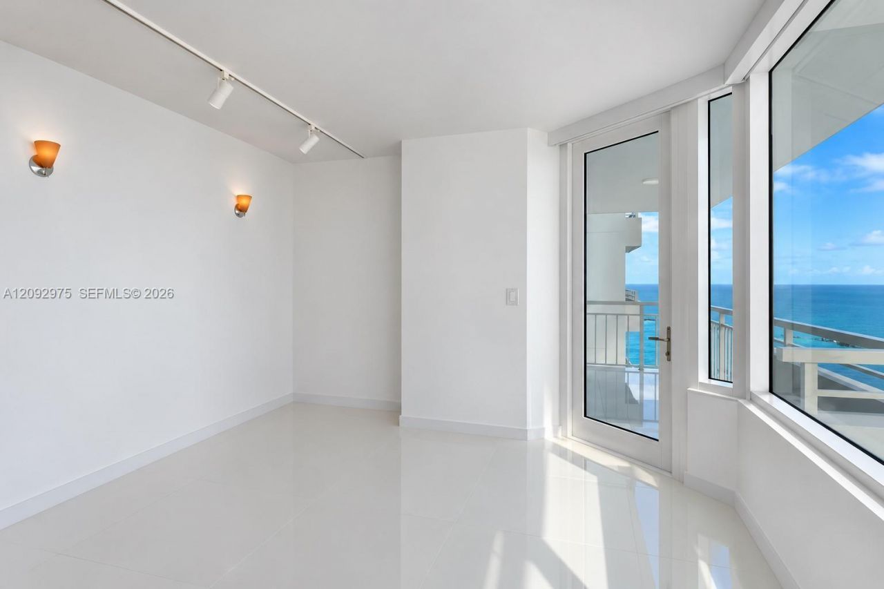 400 S Pointe Dr, Unit 1805, Miami Beach, FL 33139 Photo