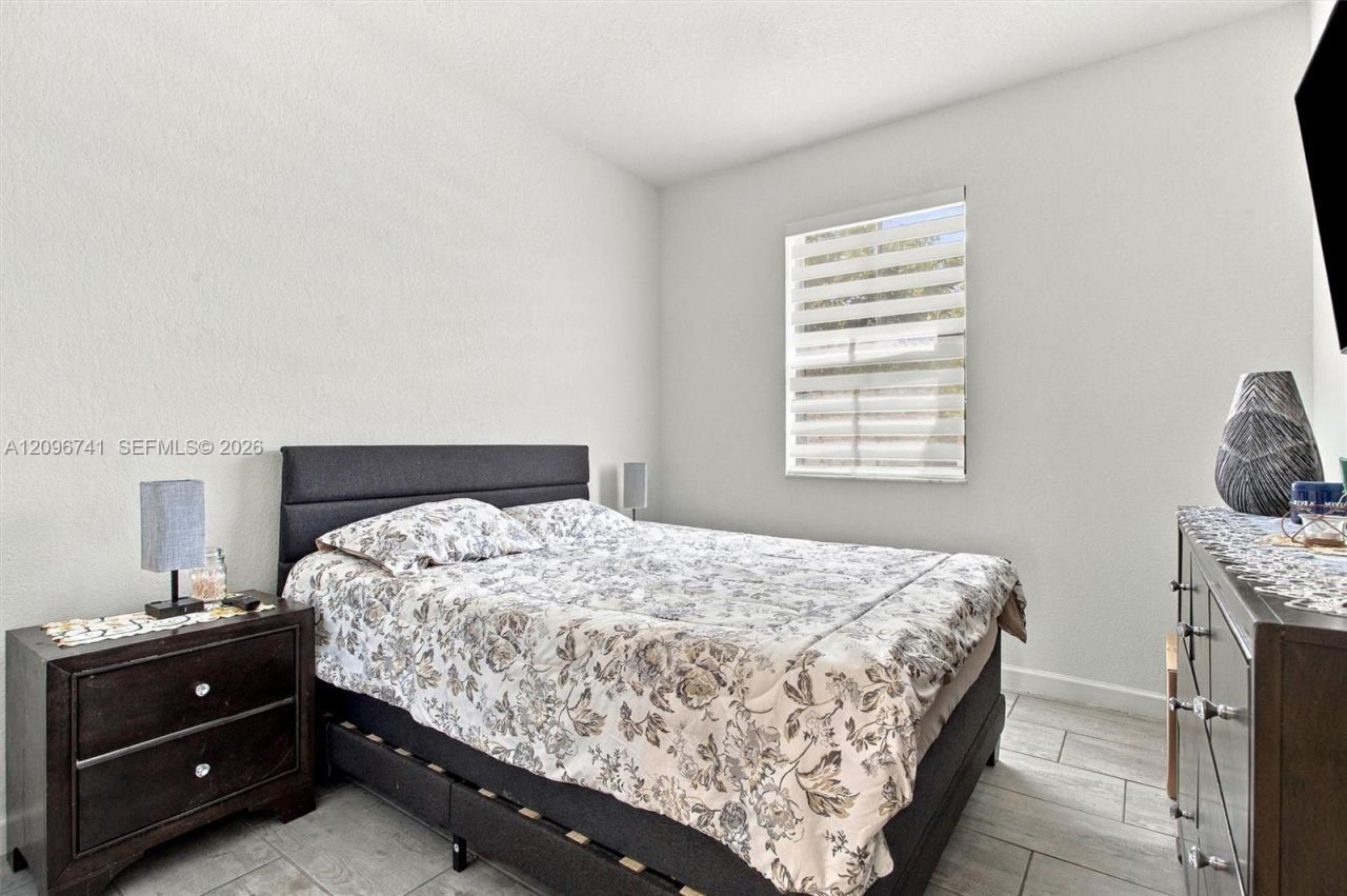 3419 W 109th Pl , Hialeah, FL 33018 Photo