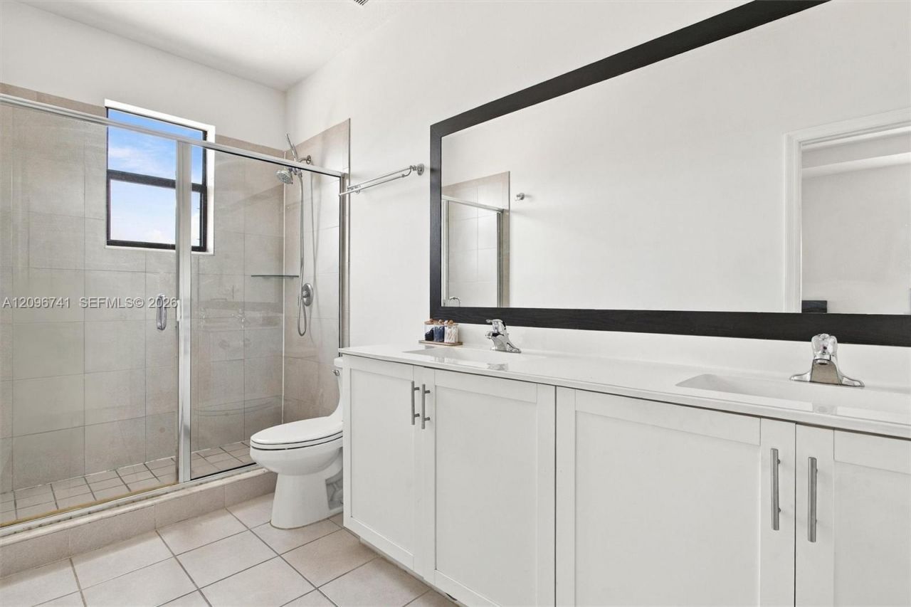 3419 W 109th Pl , Hialeah, FL 33018 Photo