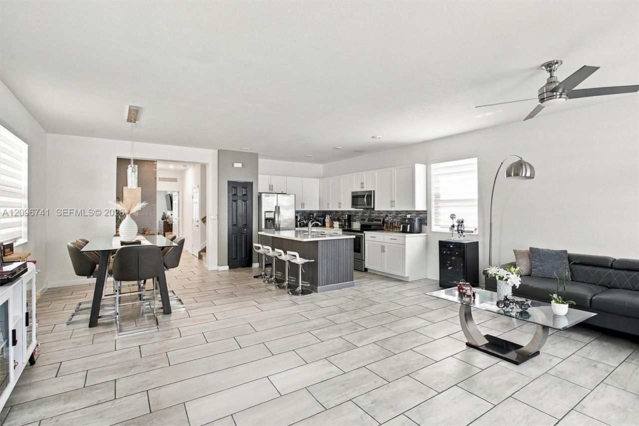 3419 W 109th Pl , Hialeah, FL 33018 Photo