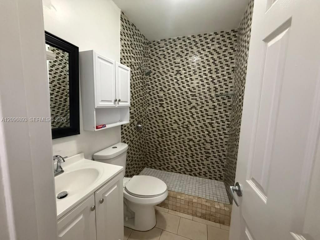 6871 SW 37th St , Unit B, Miami, FL 33155 Photo