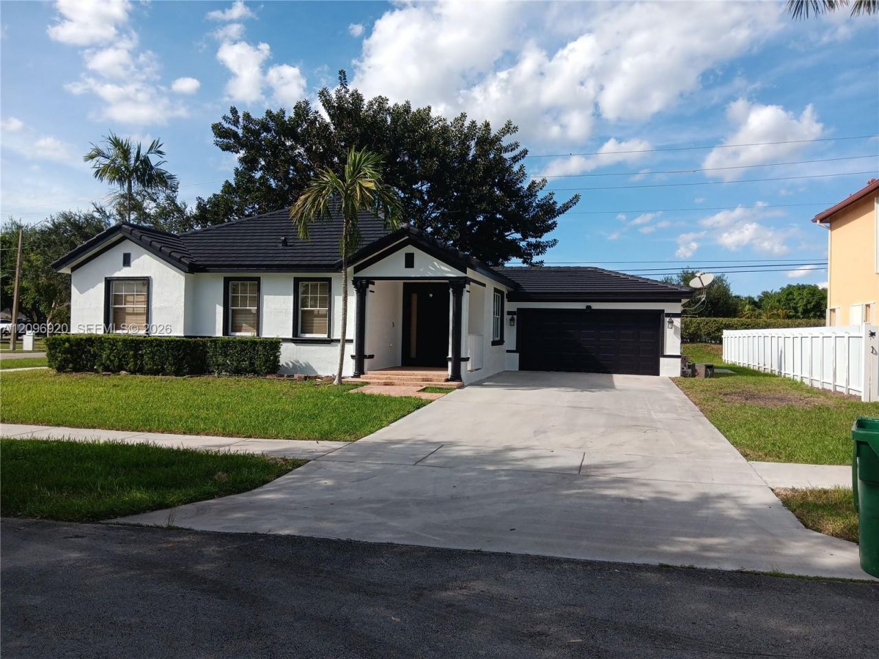 12971 SW 200th Ter, Miami, FL 33177 Photo